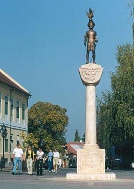 Főtéri szobrok – 2. kép
