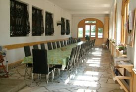 Akác-tanya – 2. kép