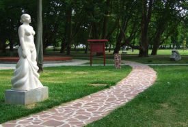 Balatonalmádi Öregpark – 3. kép