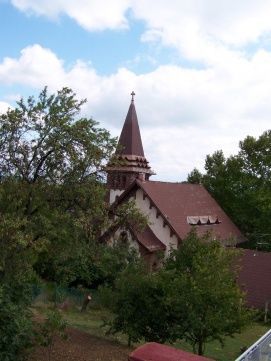 Szent Imre plébániatemplom és Szent Jobb kápolna – 2. kép