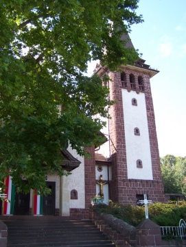 Szent Imre plébániatemplom és Szent Jobb kápolna – 4. kép