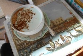 Caffe Frizzo, könyves kávézó – 4. kép
