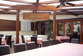 Cocoon Club & Étterem