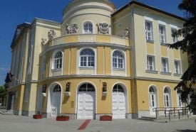 Déryné Kulturális, Turisztikai, Sport Központ és Könyvtár