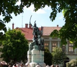 Dobó István-szobor