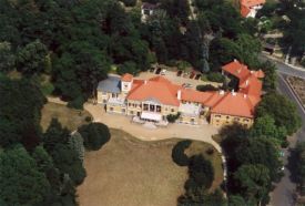 Esterházy-kastély parkja