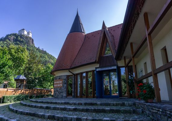 Nagy-Milic Natúrpark Látogató Központ és Várgondnokság