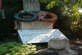 Horváth Nepomuki János síremléke és lakóháza
