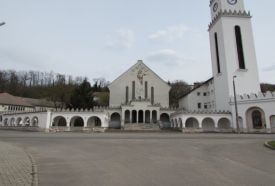 Komlói Római Katolikus Plébánia – 5. kép