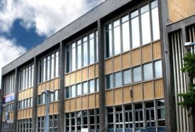 Lauber Dezső Sportcsarnok – 2. kép