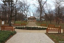 Magyar Játékszín oszlopai
