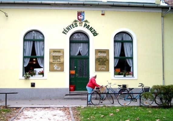 Fényes Vendéglő, Cukrászda-Lottózó