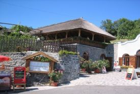 Rózsakő Borpince és Étterem