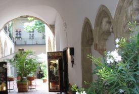Alabárdos Étterem