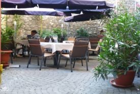 Crystal Restaurant and Café – 3. kép