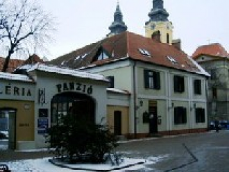 Play Pub House