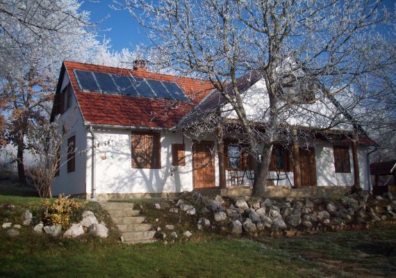 Lovastanya Vendégház