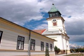 Református templom és szégyenkő – 2. kép