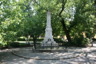 Gályarabok emlékoszlopa