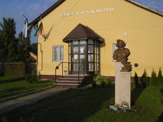 Ember Mária mellszobor – 3. kép