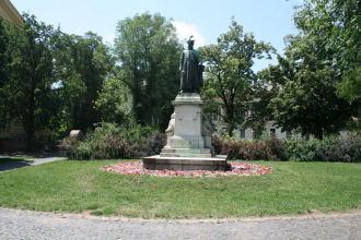 Emlékkert