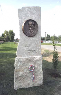 Móricz Zsigmond dombormű
