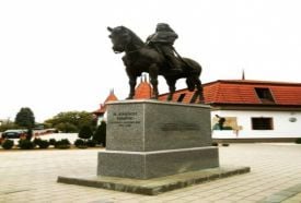 II. Rákóczi Ferenc köztéri szobra