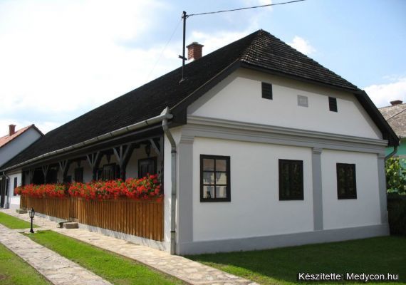 Népi Lakóház