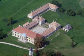 Cziráki Kastély