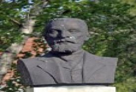 Gróf Apponyi Albert mellszobra