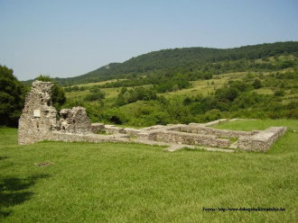 Pálos Kolostorrom