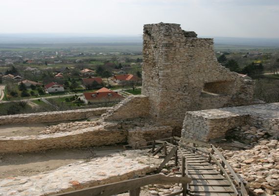 Várrom