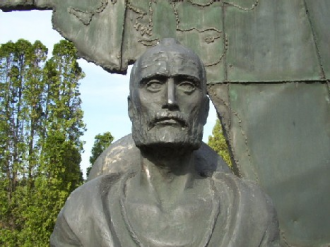 Magyar László szobra