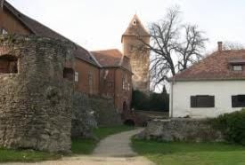 Városfalak