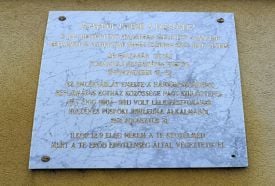 Márványtábla Baltazár Dezső református püspök tiszteletére