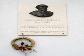 Gróf Széchenyi István emléktábla