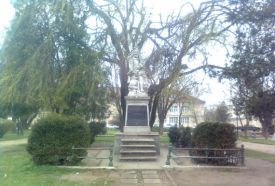 Világháborús szobor