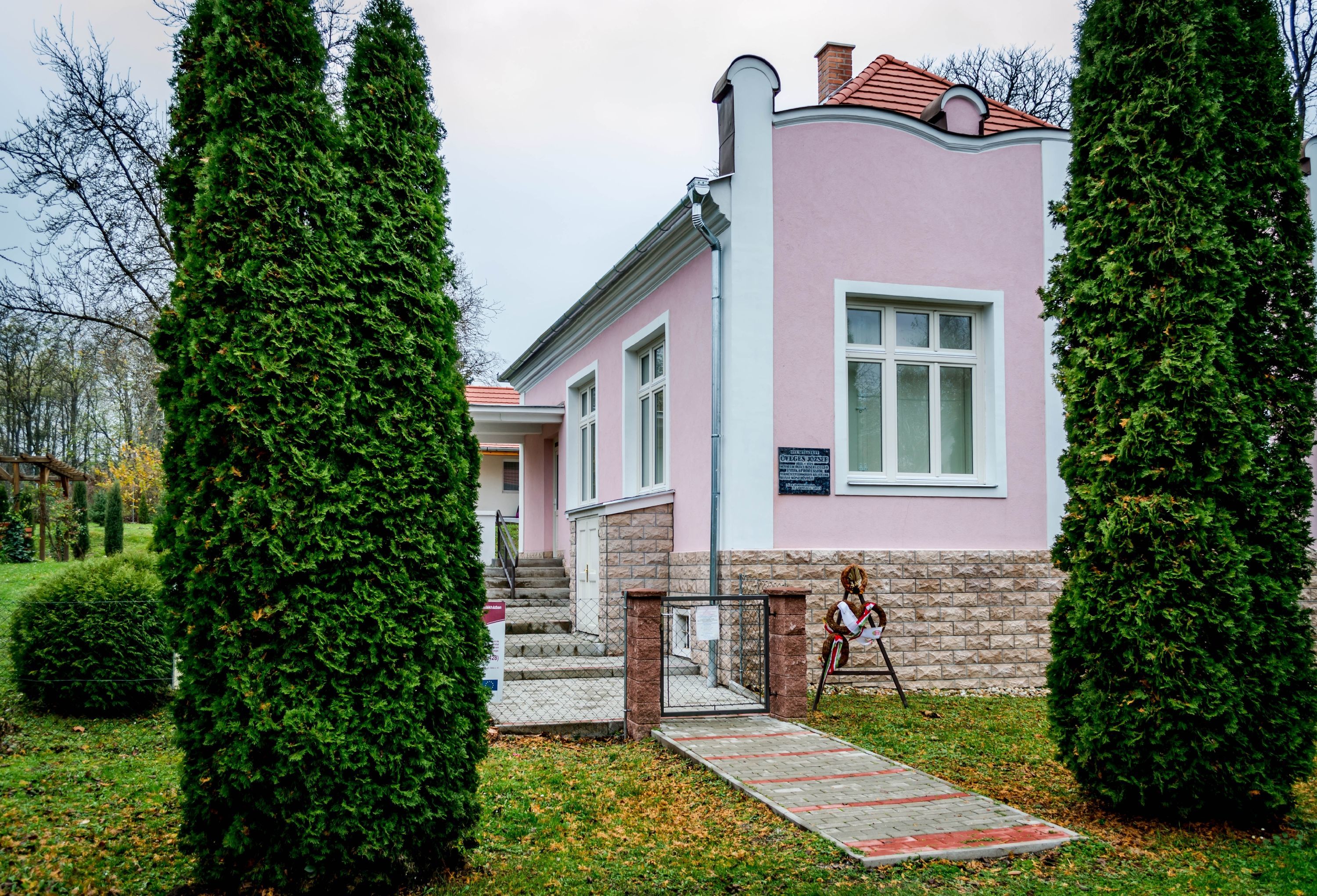 Öveges József emlékszoba