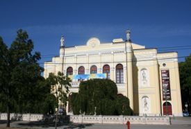 Csokonai Színház épülete – 2. kép