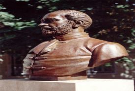Wenckheim József és Béla mellszobra