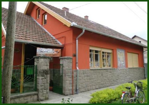 Napraforgó alkotóház
