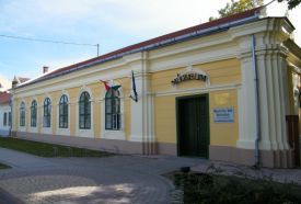 Mundérba bújt történelem, Túri János magángyűjtő állandó kiállítása – 2. kép
