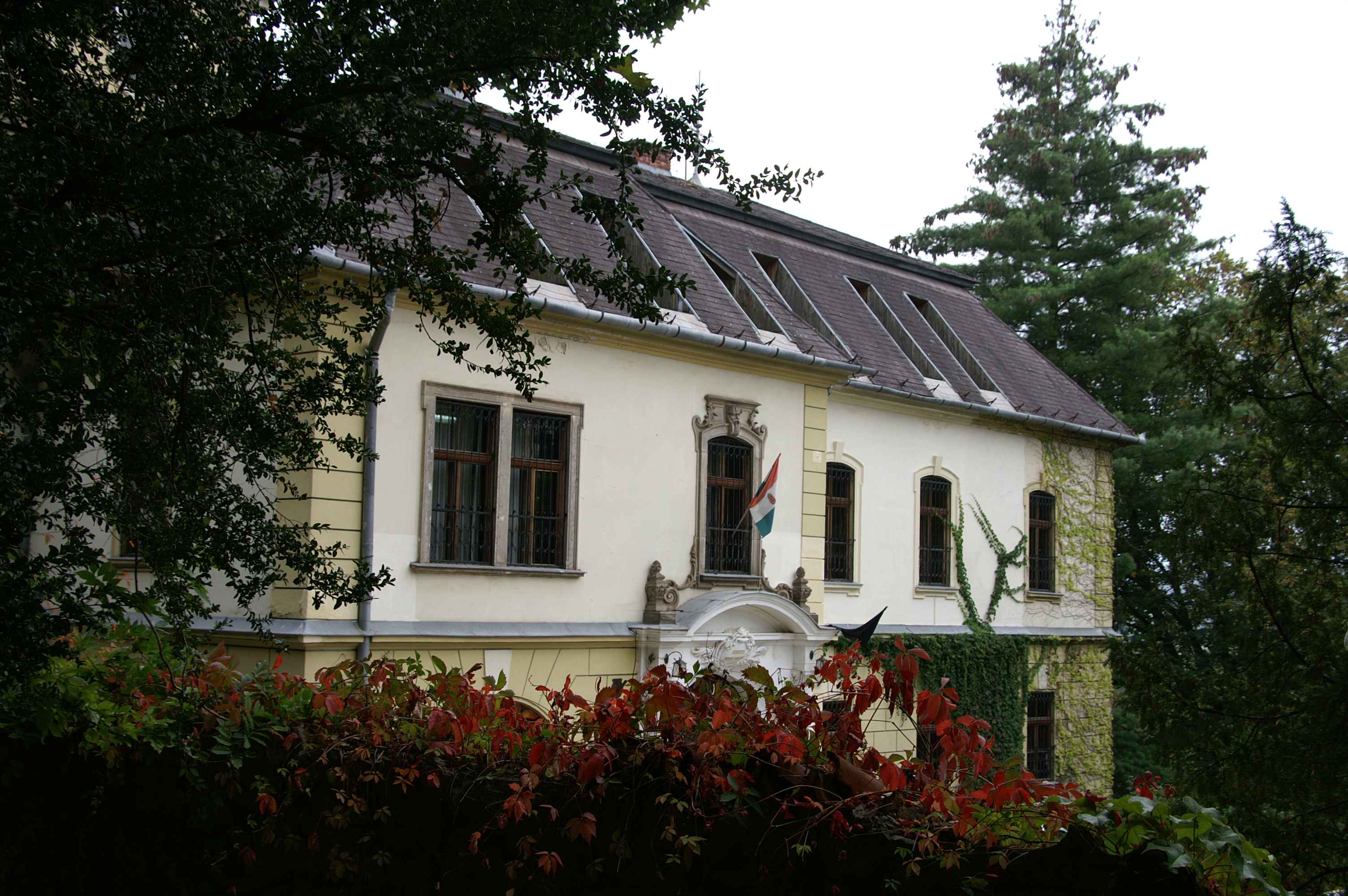 Hadik kastély parkja