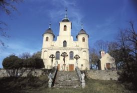 Szent Kereszt kálváriatemplom és stációk