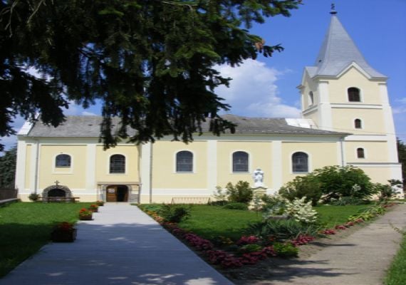 Szent András Római Katolikus Templom