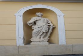 Szent Donát- és Szent Lénárt szobrok