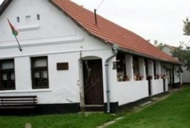 Tájház-Kerecsendi Hagyományok Háza