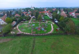 Várpark – 2. kép