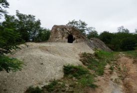 Betyárbújó - kaptárkő