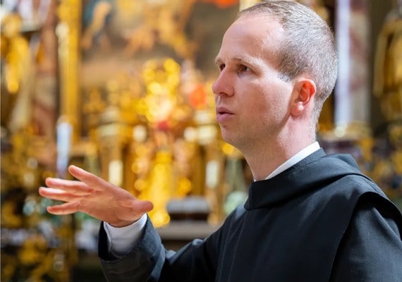 A Tihanyi apátság rejtett arcai – vezetett séta Jeromos atyával